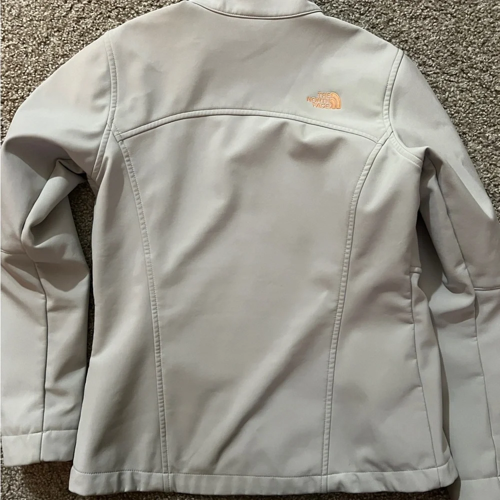 North face softshell jacket - Picture 2 of 4